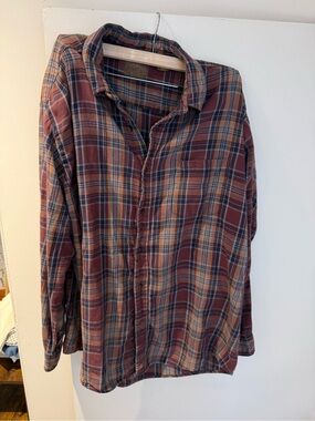 Men's Classic Plaid Button-Up Shirt